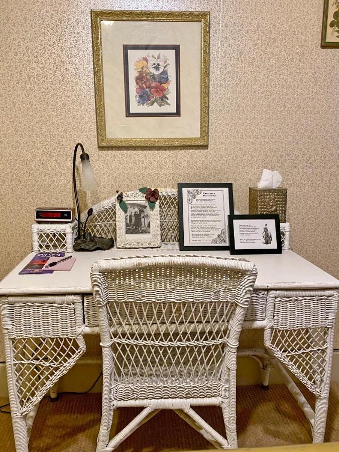 Pansy'S Parlor Bed & Breakfast Golden Exterior foto